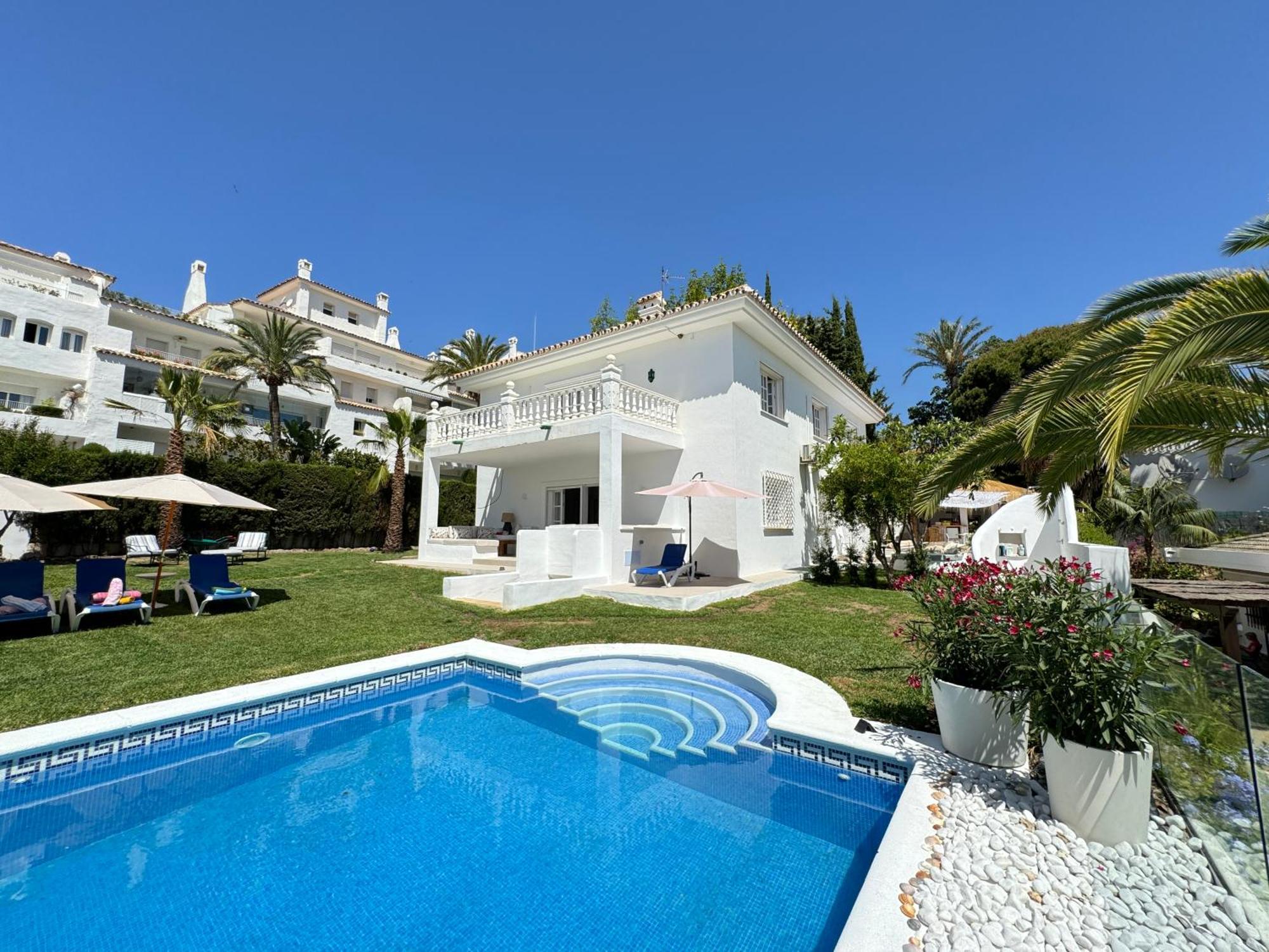 Aurora Boutique House - Only Adults Bed and Breakfast Marbella Exteriör bild