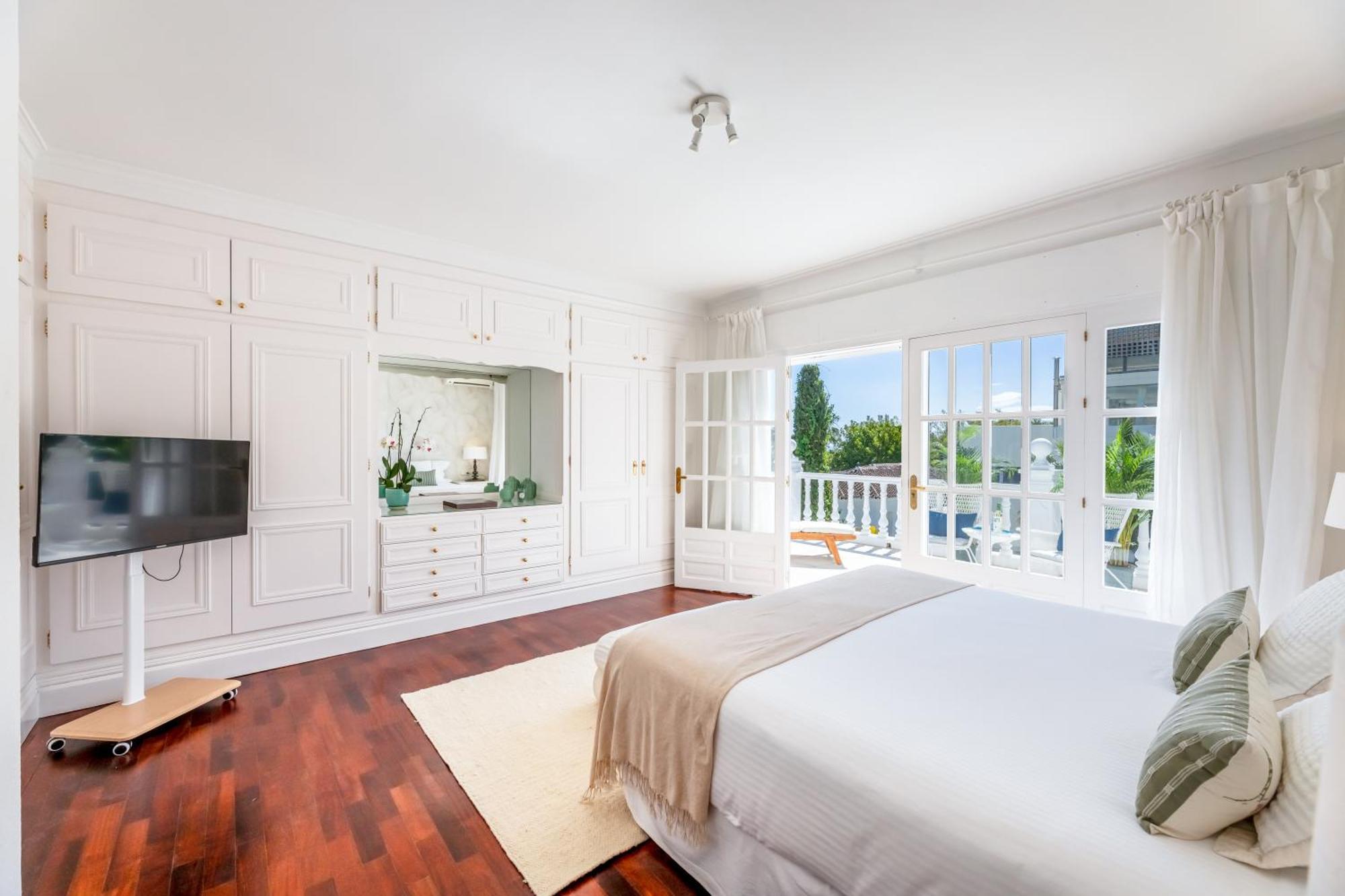 Aurora Boutique House - Only Adults Bed and Breakfast Marbella Exteriör bild