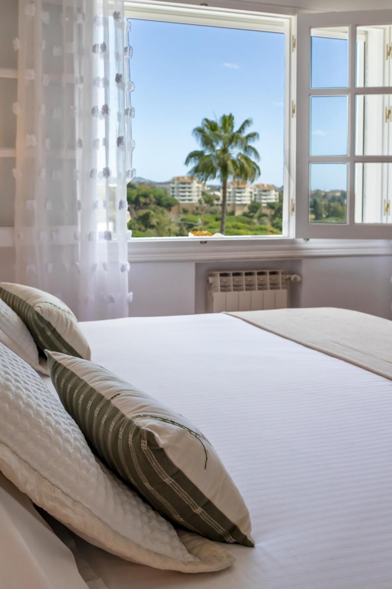 Aurora Boutique House - Only Adults Bed and Breakfast Marbella Exteriör bild