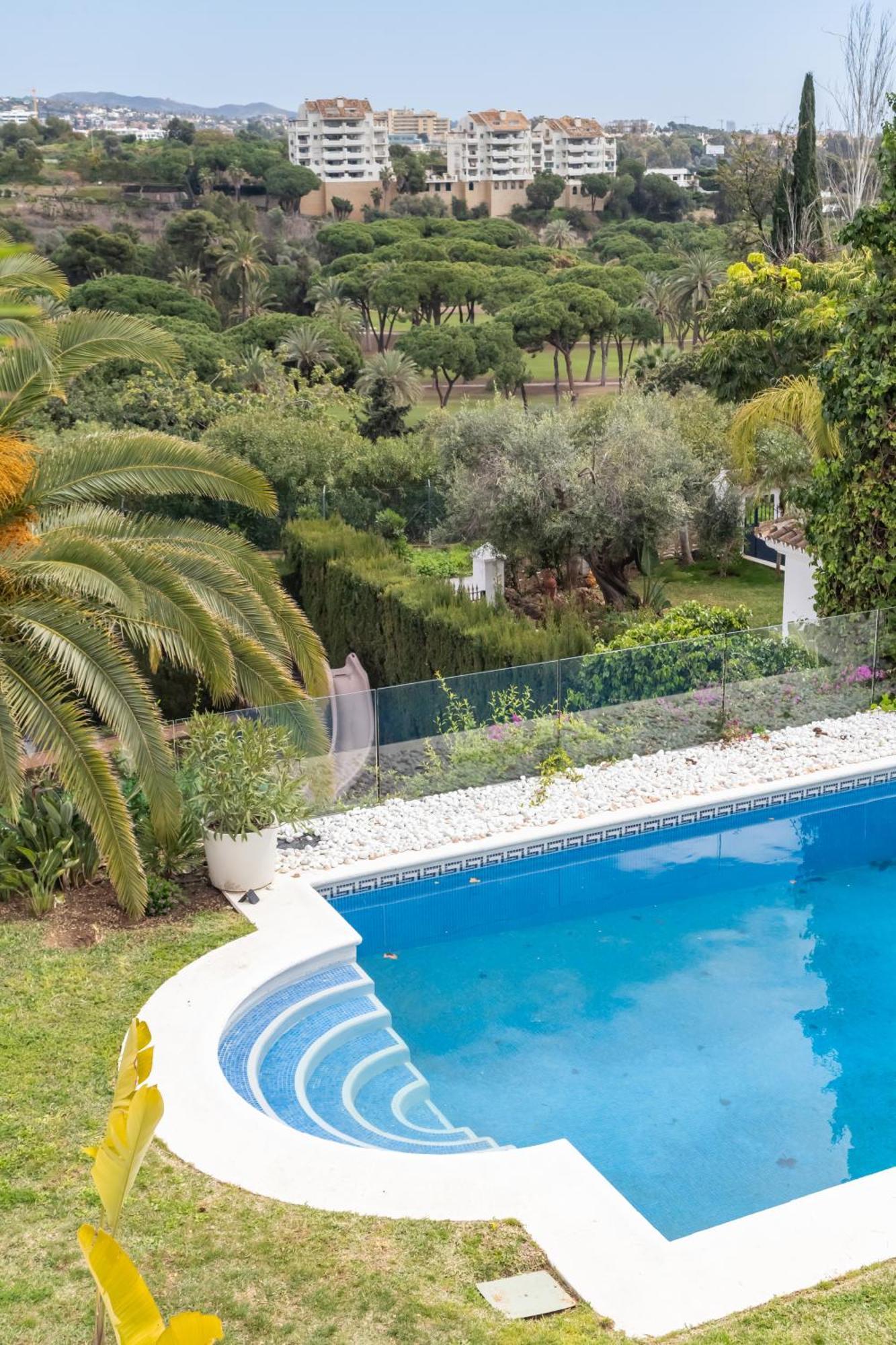 Aurora Boutique House - Only Adults Bed and Breakfast Marbella Exteriör bild