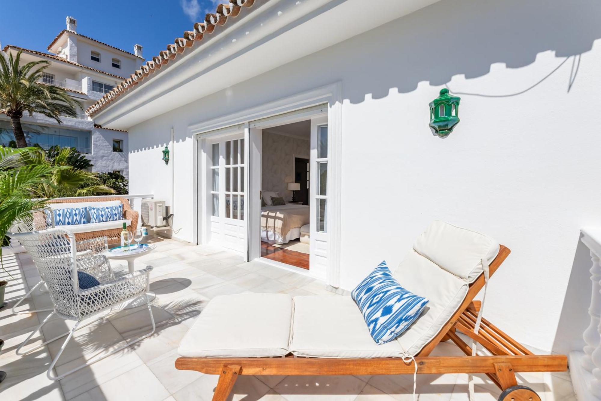Aurora Boutique House - Only Adults Bed and Breakfast Marbella Exteriör bild
